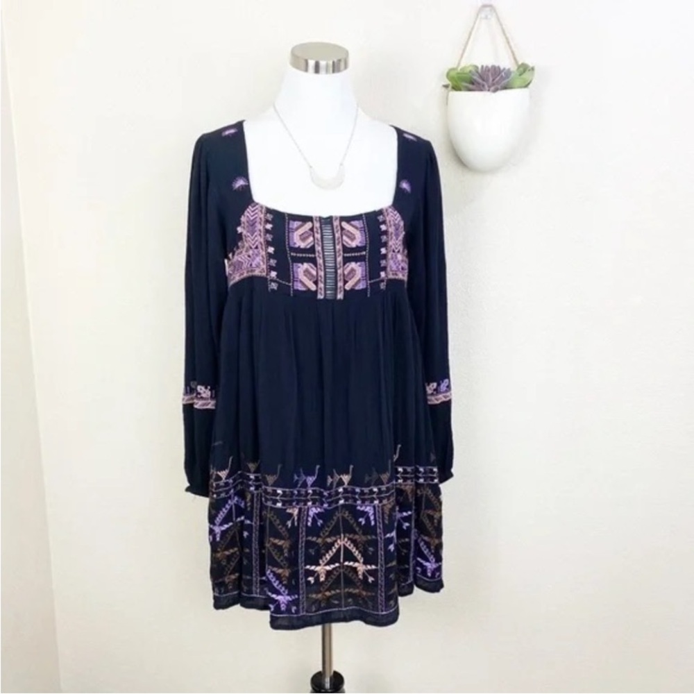 Free People - Picture 3 of 10